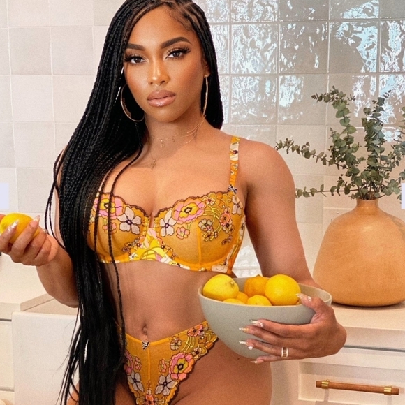 Savage X Fenty Flower Poppy Print Bra & Brazilian Panty Set - Picture 1 of 13